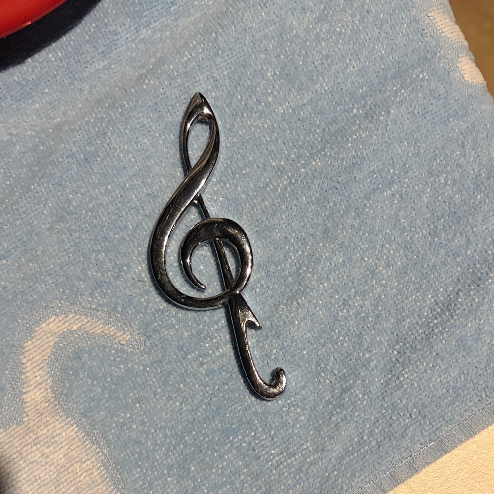 Silver Treble Clef Pin
